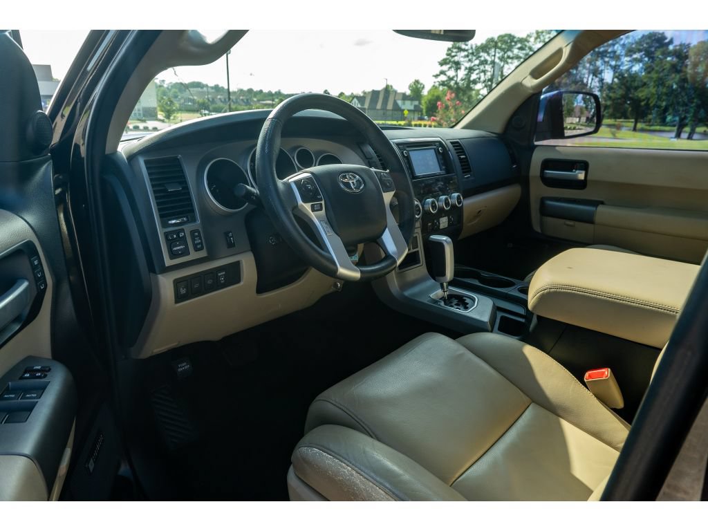 Used 2016 Toyota Sequoia Limited RWD image 10
