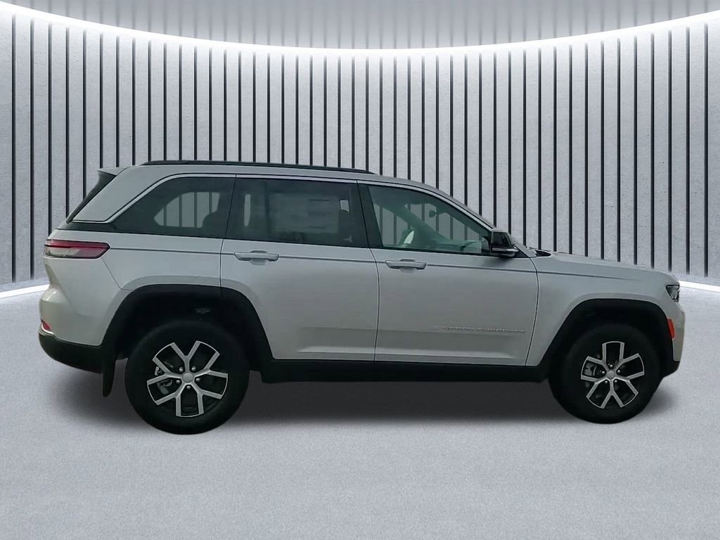 New 2025 Jeep Grand Cherokee Limited w/ Luxury Tech Group II image 6