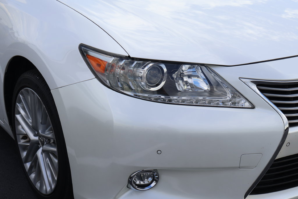Used 2014 Lexus ES 350 w/ Ultra Luxury Package FWD image 4