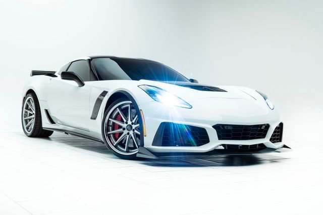 Used 2016 Chevrolet Corvette Z06 w/ 3LZ Preferred Equipment Group image 5
