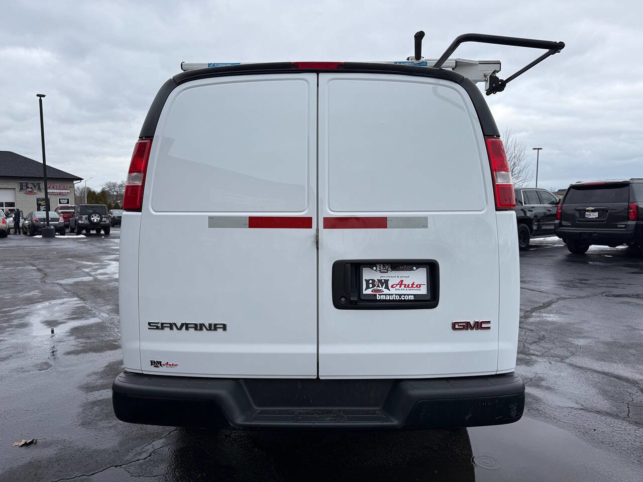 Used 2023 GMC Savana 2500 w/ Driver Convenience Package image 6