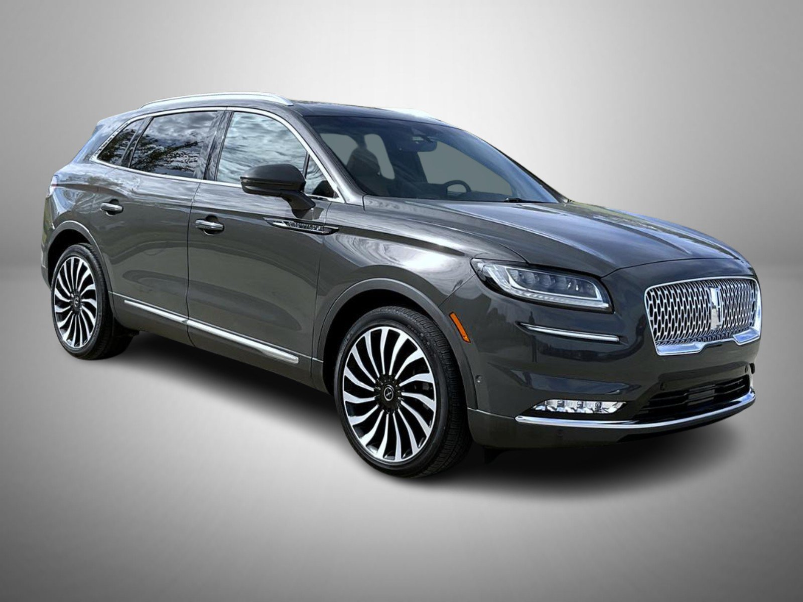 Used 2022 Lincoln Nautilus Black Label AWD/4WD image 3