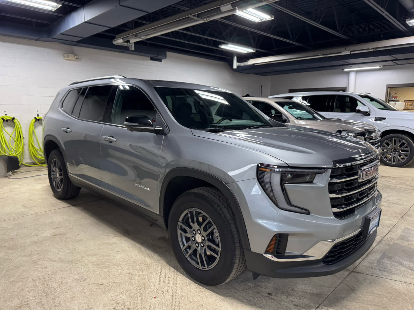 Certified 2025 GMC Acadia Elevation image 3