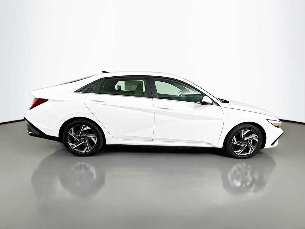 New 2026 Hyundai Elantra Limited image 4
