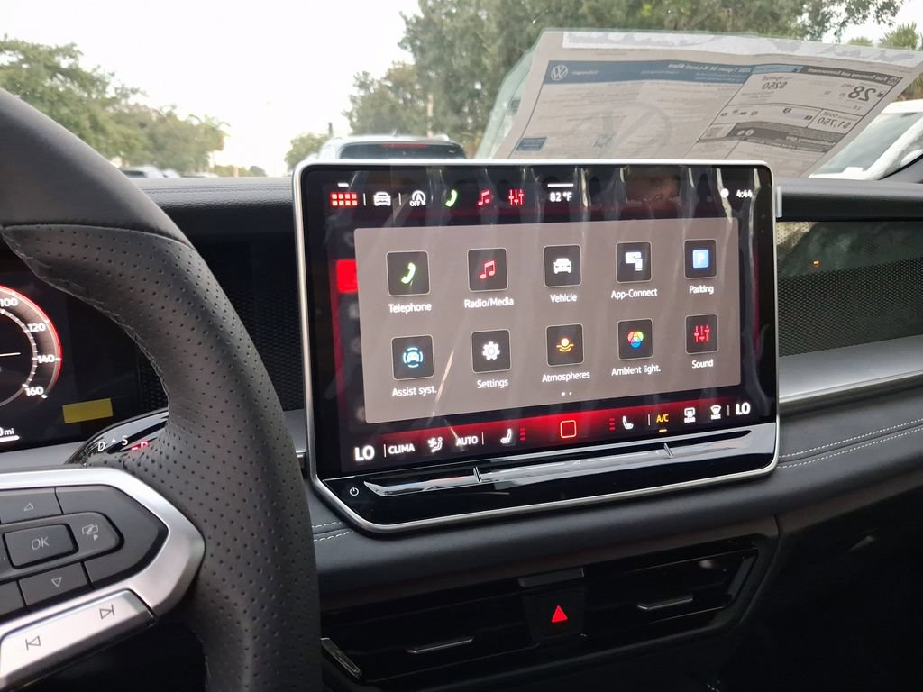 New 2026 Volkswagen Tiguan SE R-Line FWD image 9