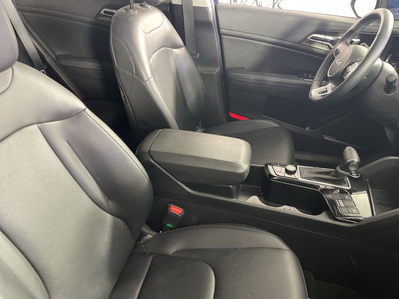 Used 2025 Kia Sportage EX image 25