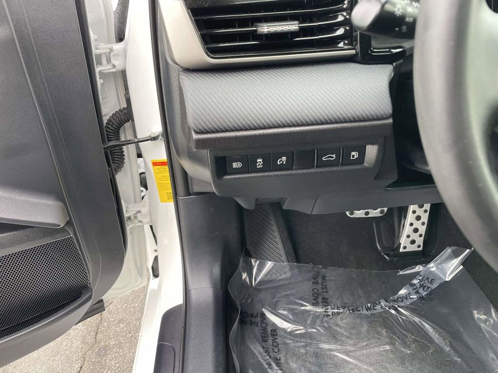 Used 2025 Toyota Camry SE w/ Convenience Package image 31