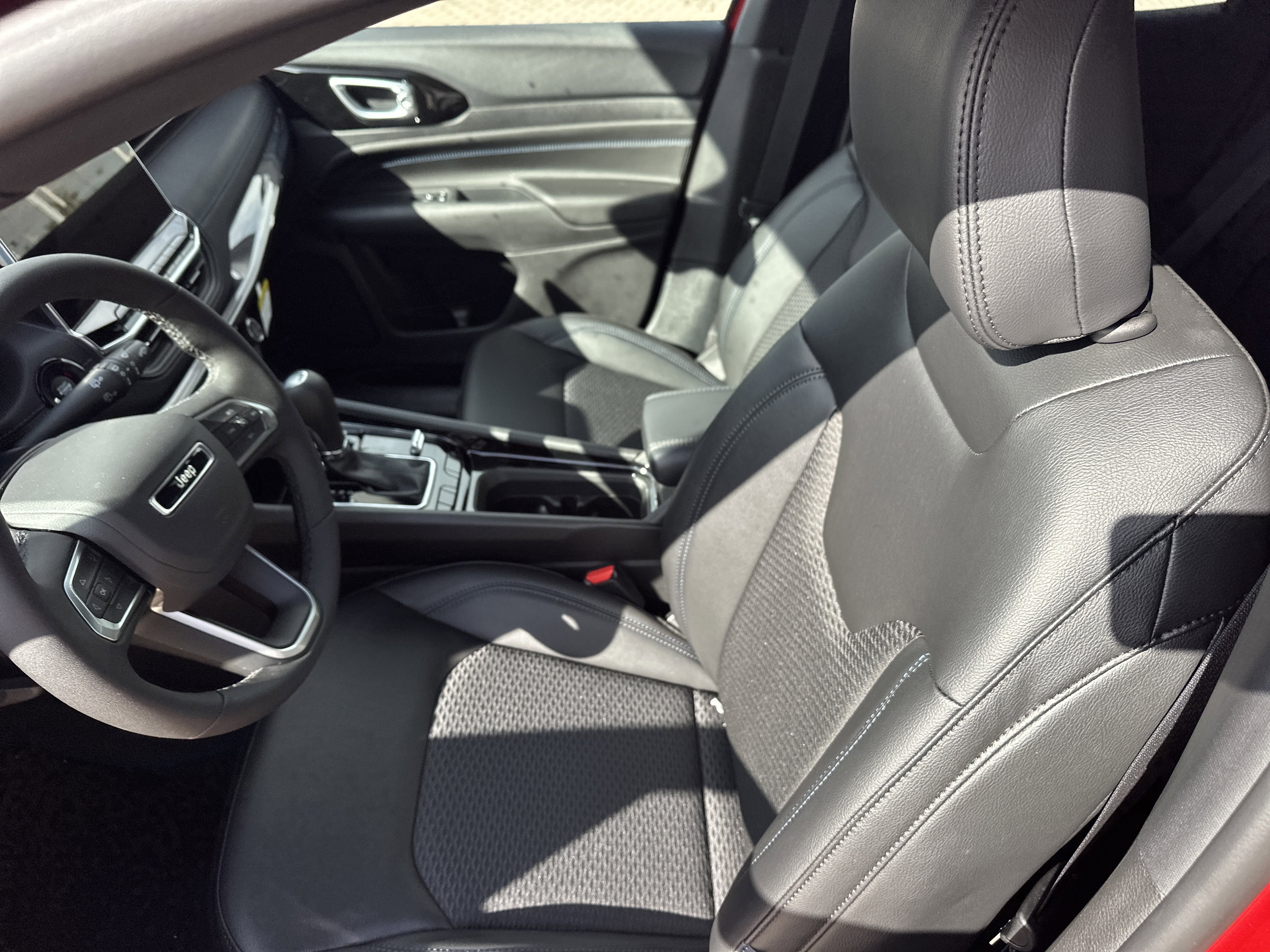 New 2026 Jeep Compass Latitude image 19