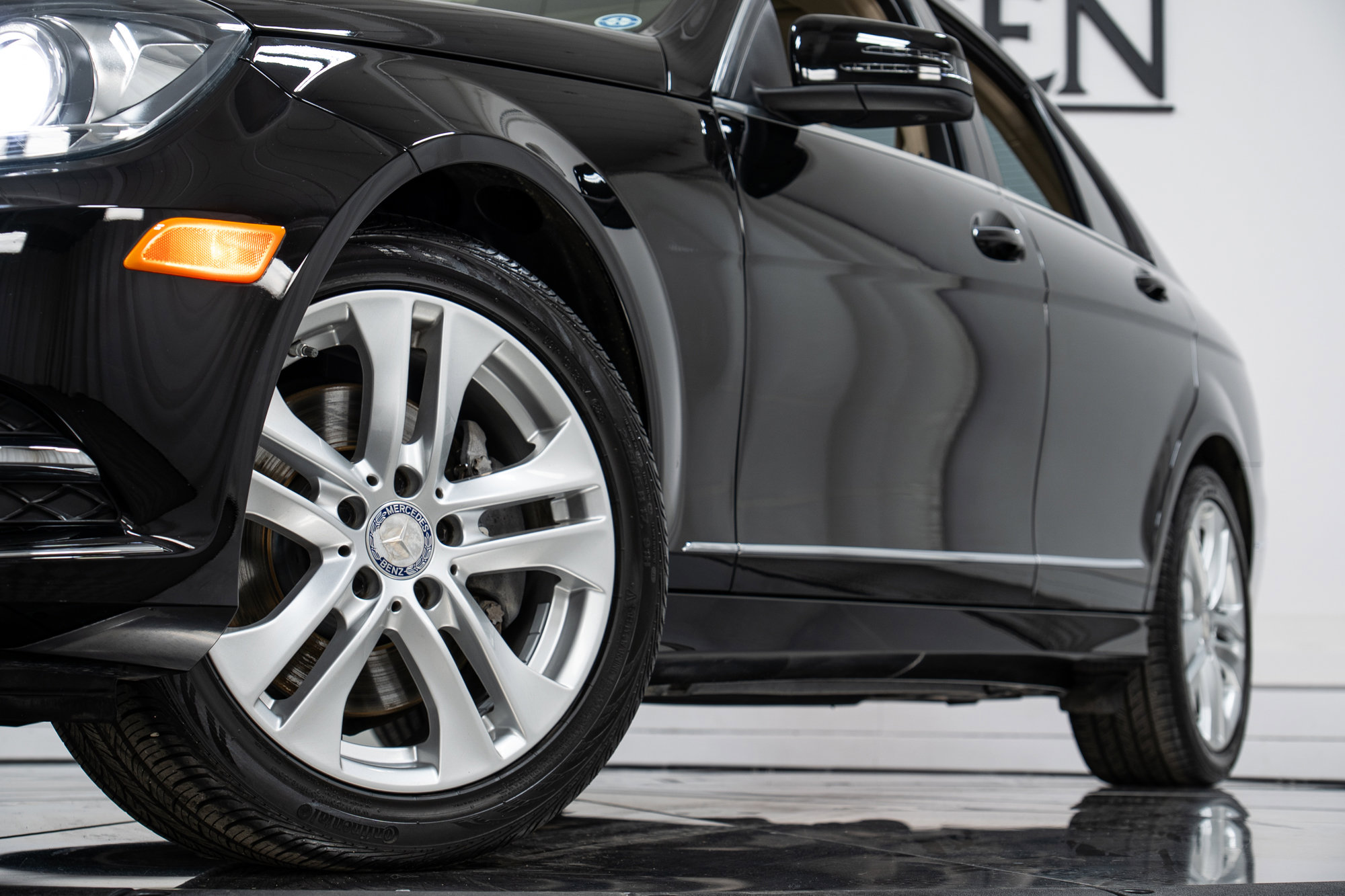 Used 2014 Mercedes-Benz C 300 4MATIC Sedan image 27