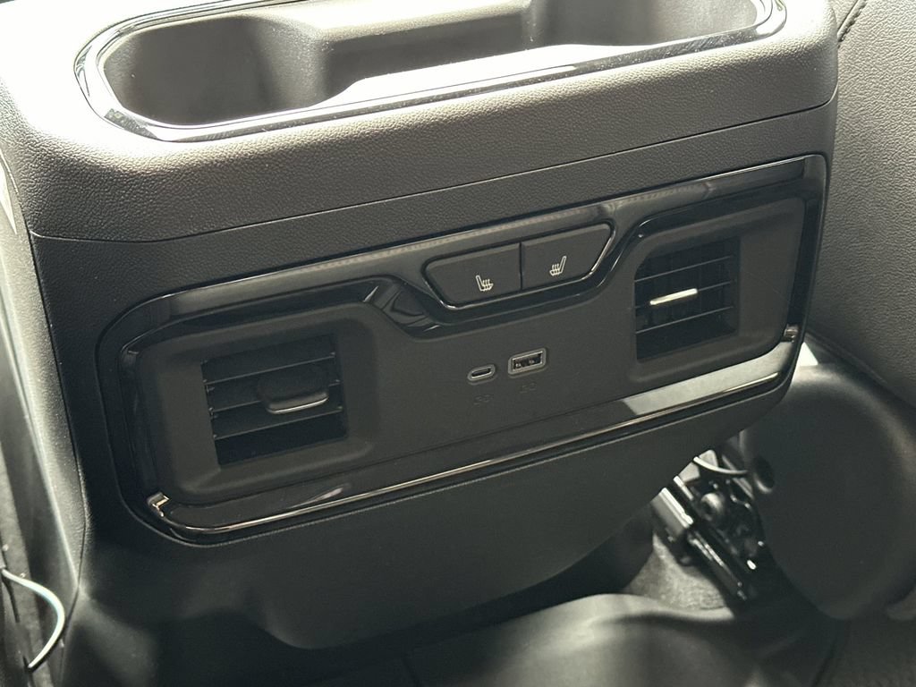 New 2026 GMC Sierra 2500 AT4 w/ AT4 Premium Plus Package AWD/4WD image 13