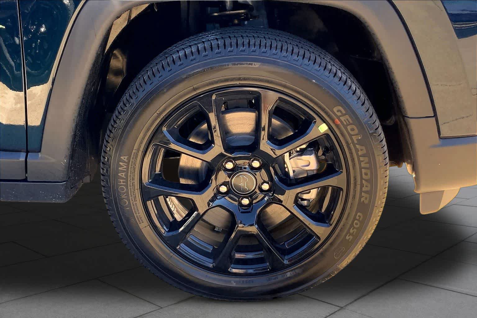New 2026 Jeep Compass Latitude AWD/4WD image 11