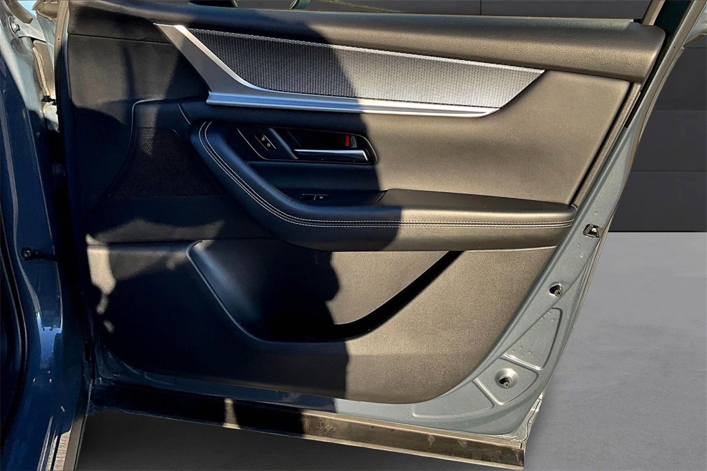 Certified 2025 MAZDA CX-70 3.3 Turbo w/ Preferred Package image 17