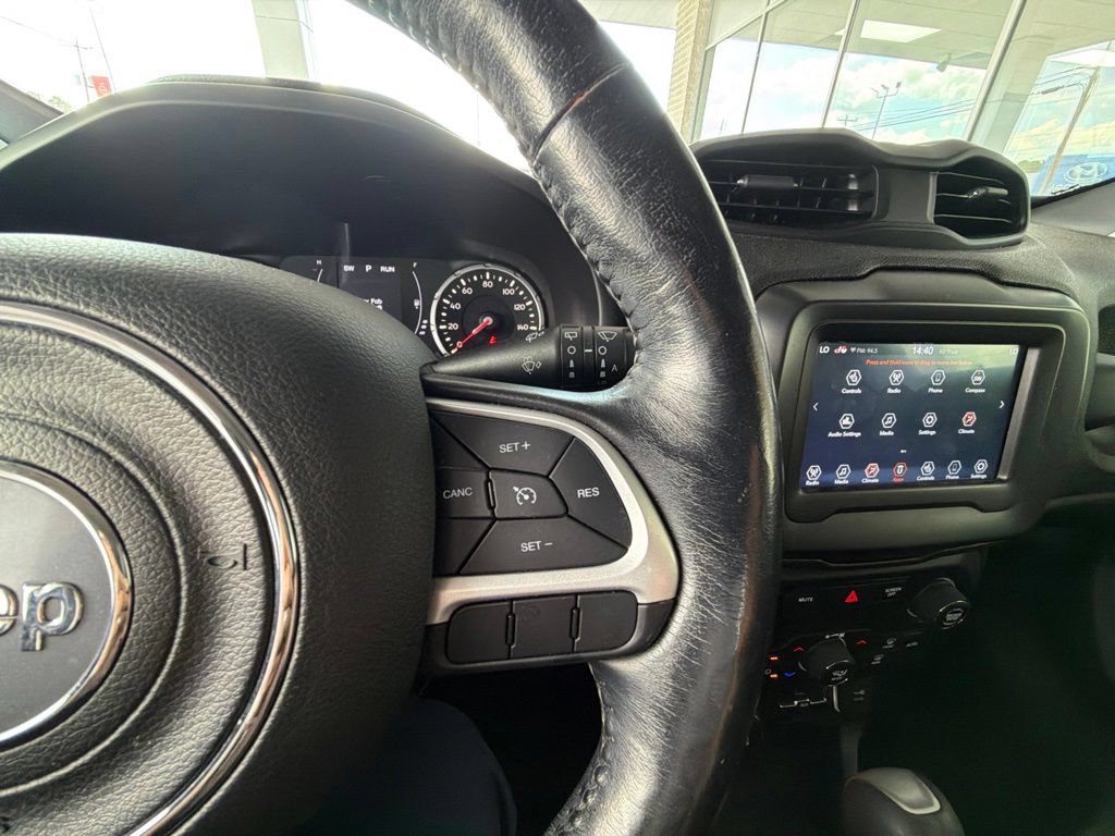 Used 2019 Jeep Renegade Latitude w/ Cold Weather Group AWD/4WD image 31