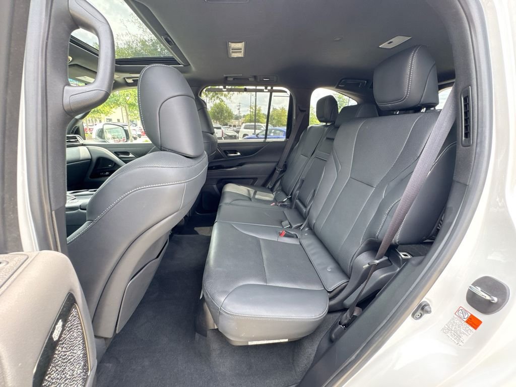Used 2024 Lexus LX 600 4WD w/ Luxury Package image 31