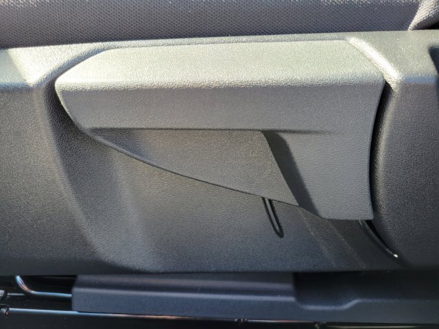 New 2025 Nissan Kicks SV image 8