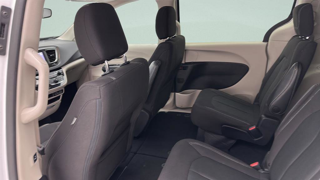 Used 2023 Chrysler Voyager LX FWD image 10