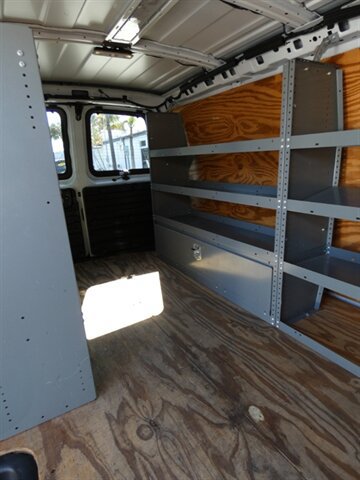 Used 2015 Chevrolet Express 2500 RWD image 42