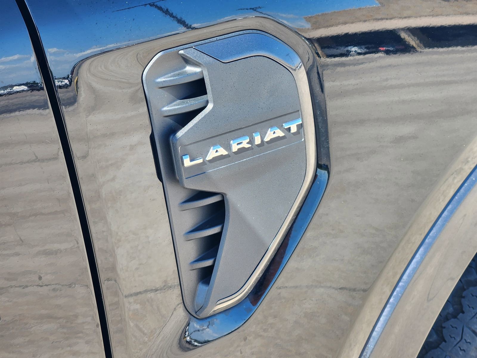 Used 2024 Ford Ranger Lariat w/ FX4 Off-Road Package image 13