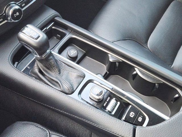 Used 2020 Volvo XC90 T6 Momentum image 22