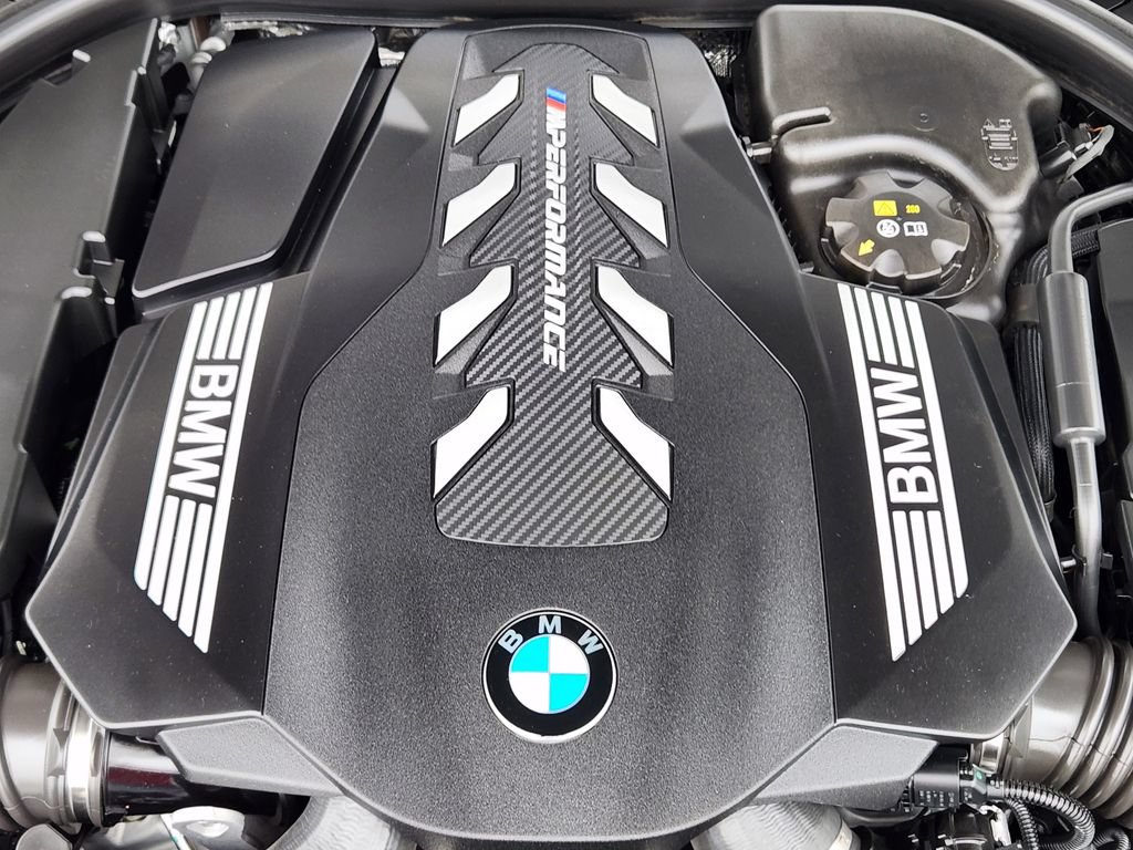 Used 2023 BMW M550i xDrive w/ Executive Package AWD/4WD image 14