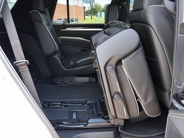 Certified 2026 Cadillac Escalade Sport w/ Touring Package AWD/4WD image 18