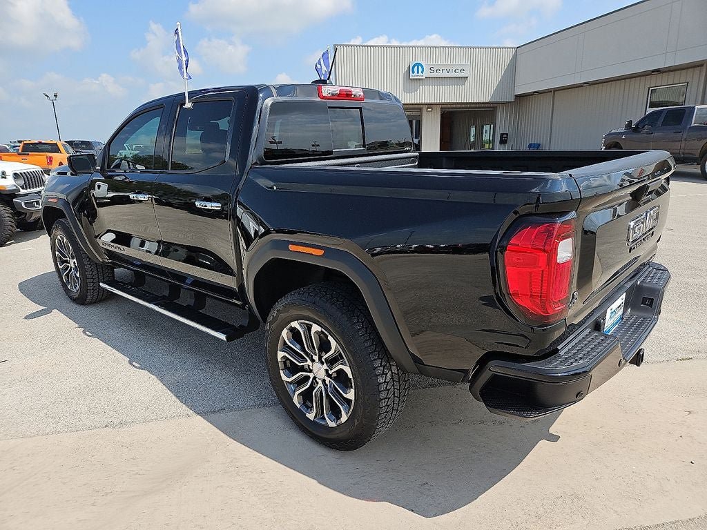 Used 2026 GMC Canyon Denali w/ LPO, Black Badging Package AWD/4WD image 4