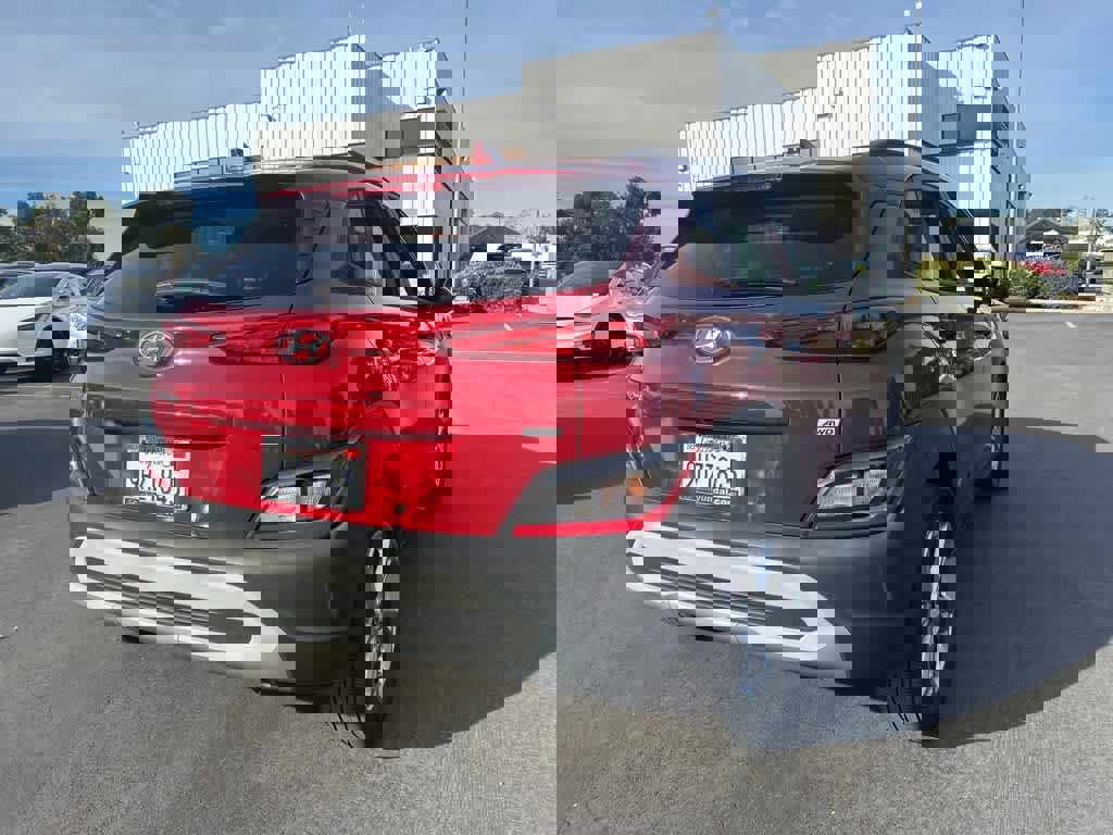 Used 2023 Hyundai Kona SEL image 3