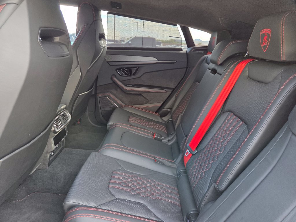 Used 2025 Lamborghini Urus SE AWD/4WD image 6