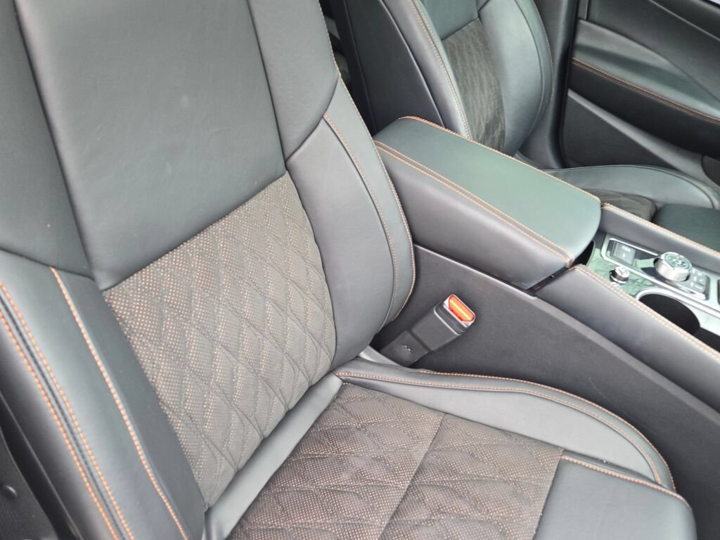 Used 2023 Nissan Maxima SR w/ Sport Mat Group FWD image 7