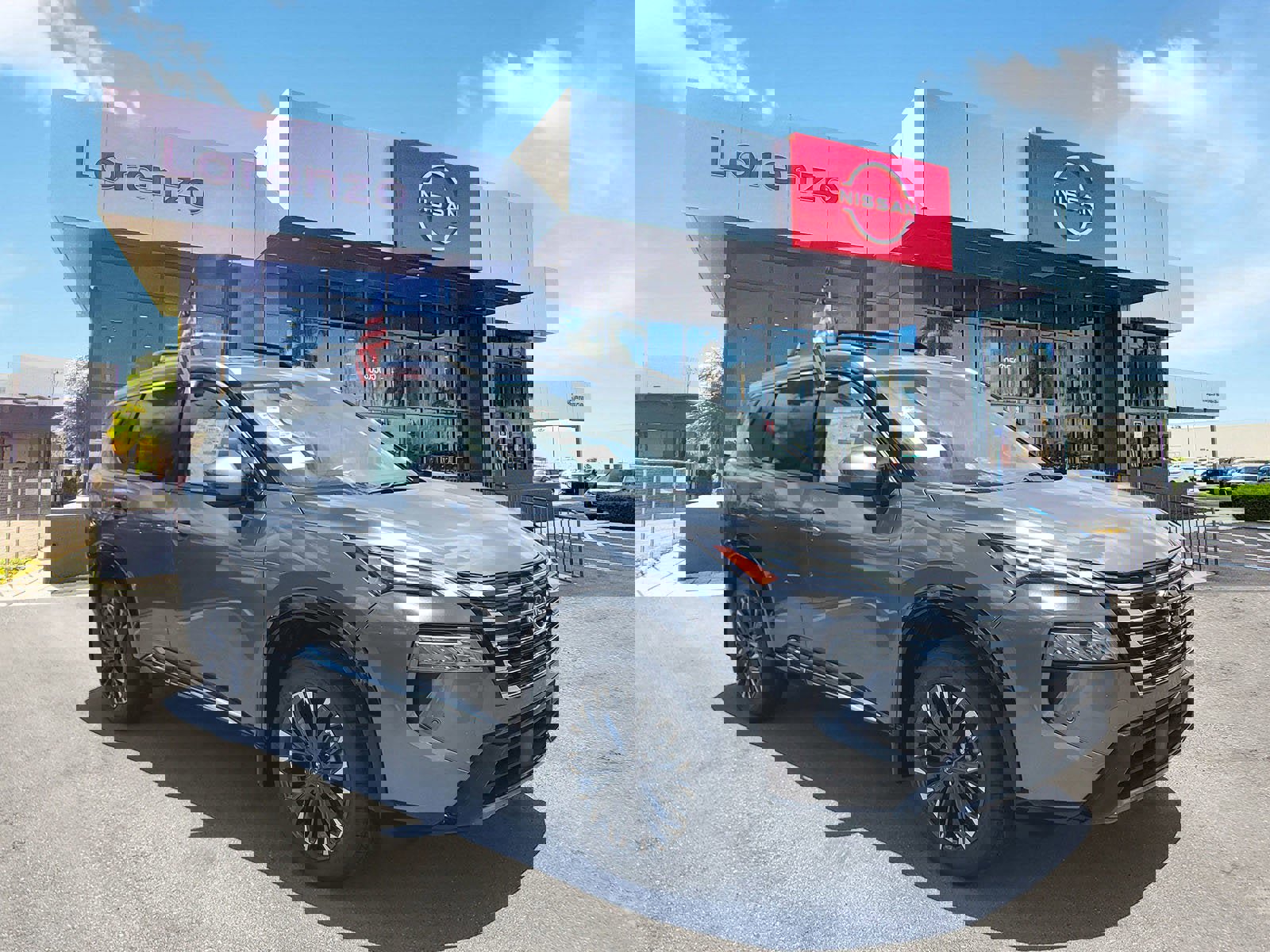 New 2025 Nissan Rogue Platinum image 3