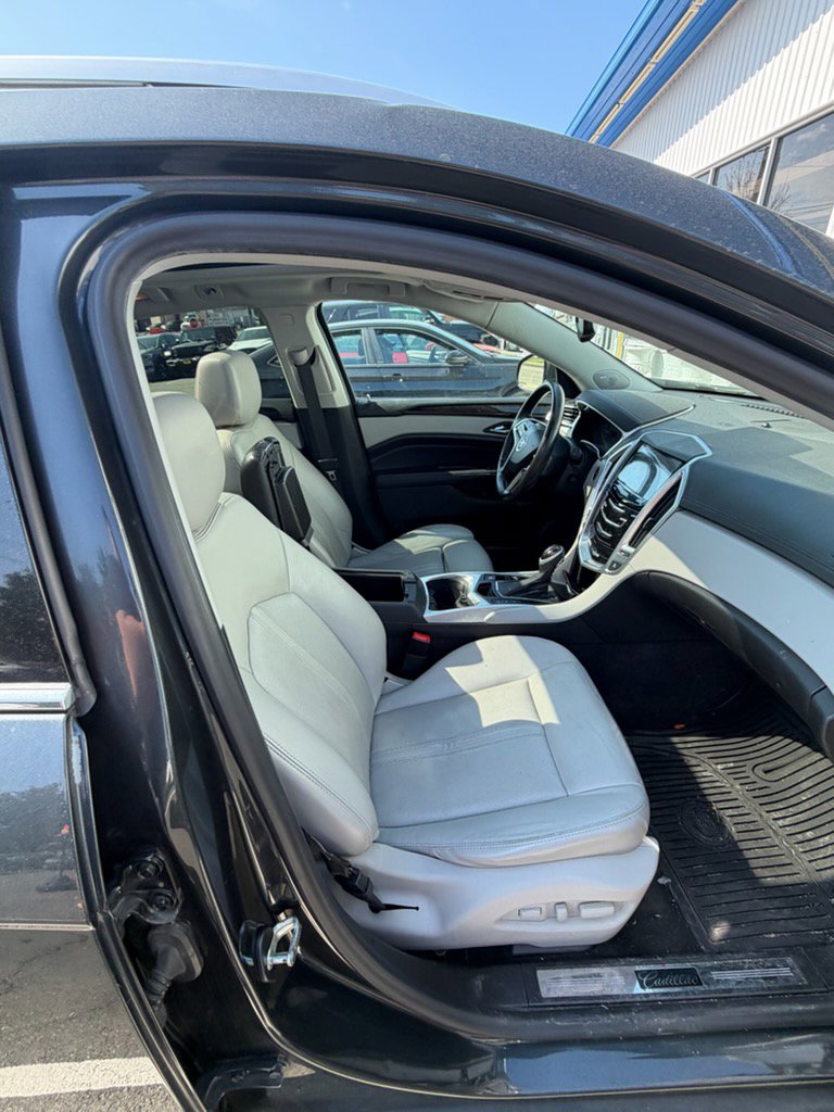 Used 2014 Cadillac SRX Luxury w/ Driver Awareness Package image 5