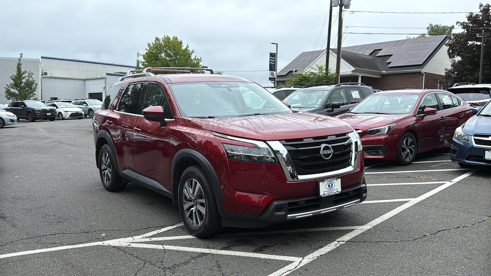 Used 2024 Nissan Pathfinder SL AWD/4WD image 3