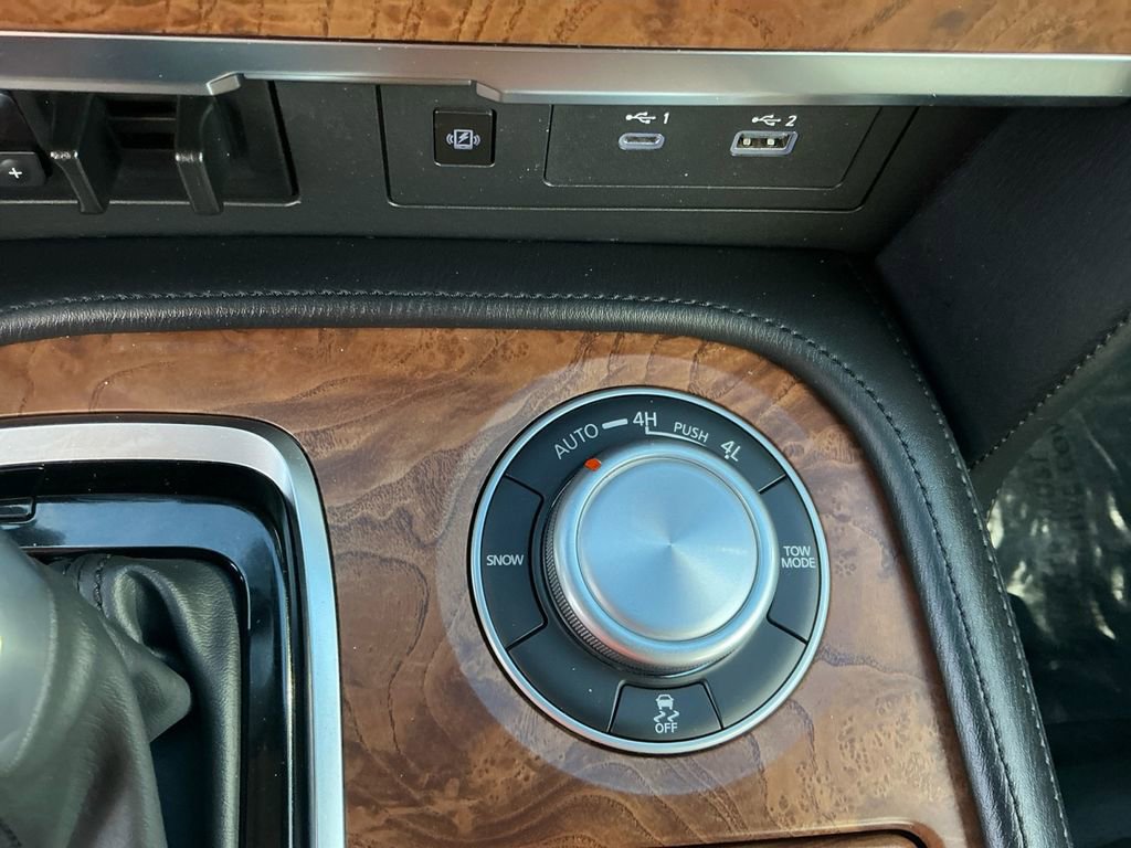 Used 2024 Nissan Armada SL w/ Captain's Chairs Package image 22