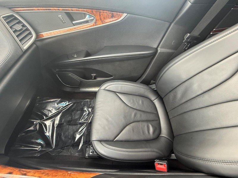 Used 2016 Lincoln MKX Reserve w/ Climate Package AWD/4WD image 25