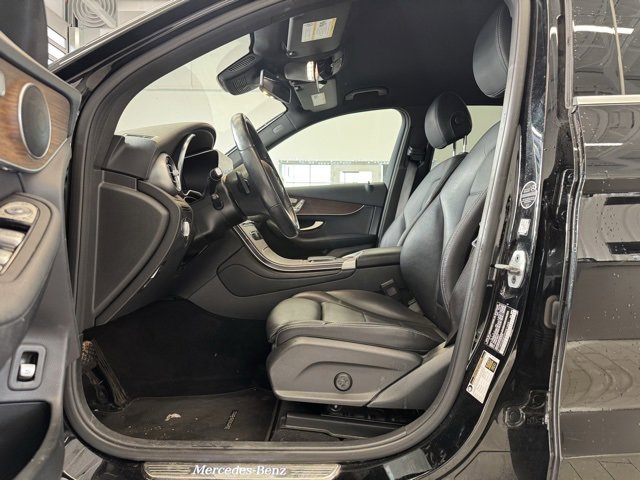Used 2022 Mercedes-Benz GLC 300 4MATIC image 12