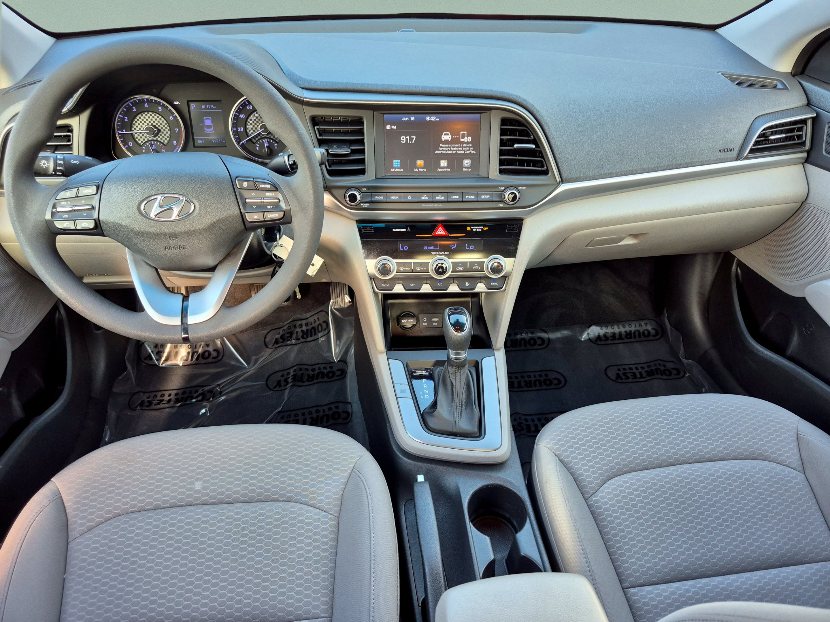 Used 2020 Hyundai Elantra SEL FWD image 10