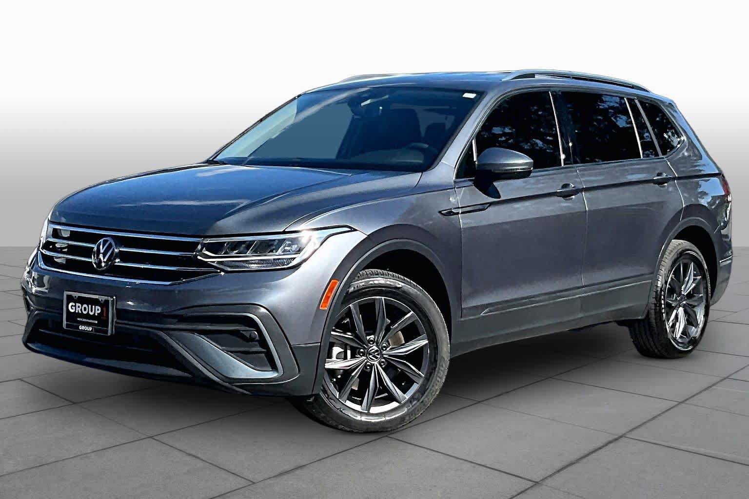 Used 2024 Volkswagen Tiguan SE FWD video 1