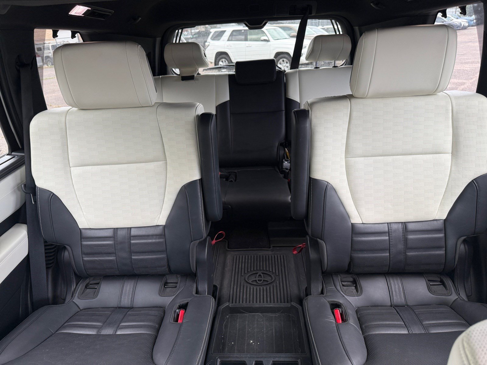 Used 2024 Toyota Sequoia Capstone AWD/4WD image 18