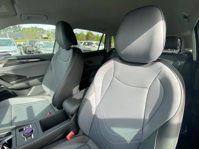 Used 2025 Volkswagen Tiguan SE image 5