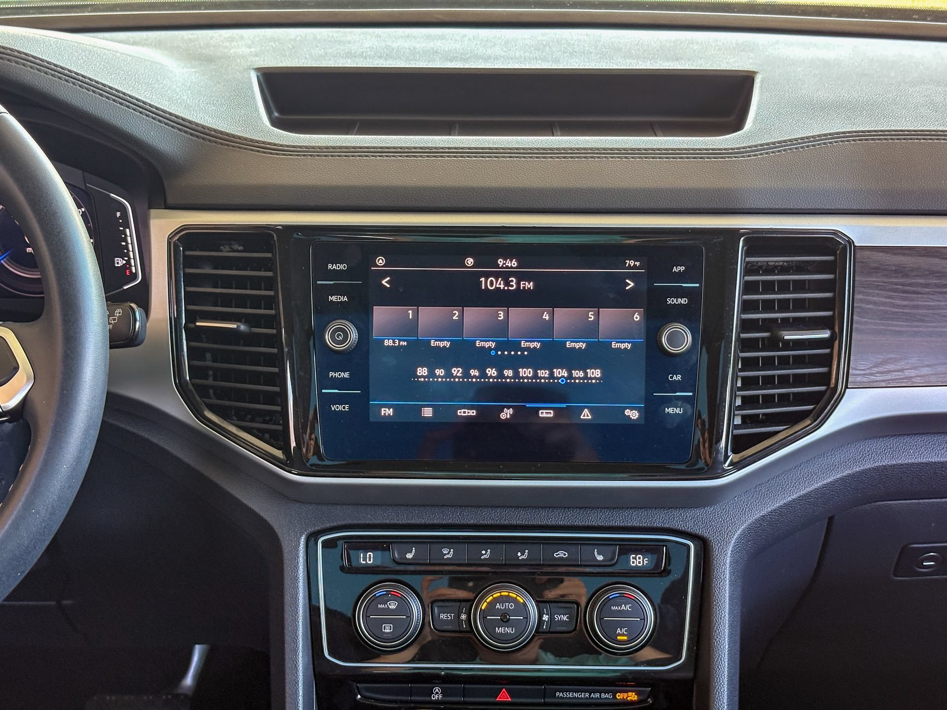 Used 2023 Volkswagen Atlas SE w/ Panoramic Sunroof Package FWD image 12