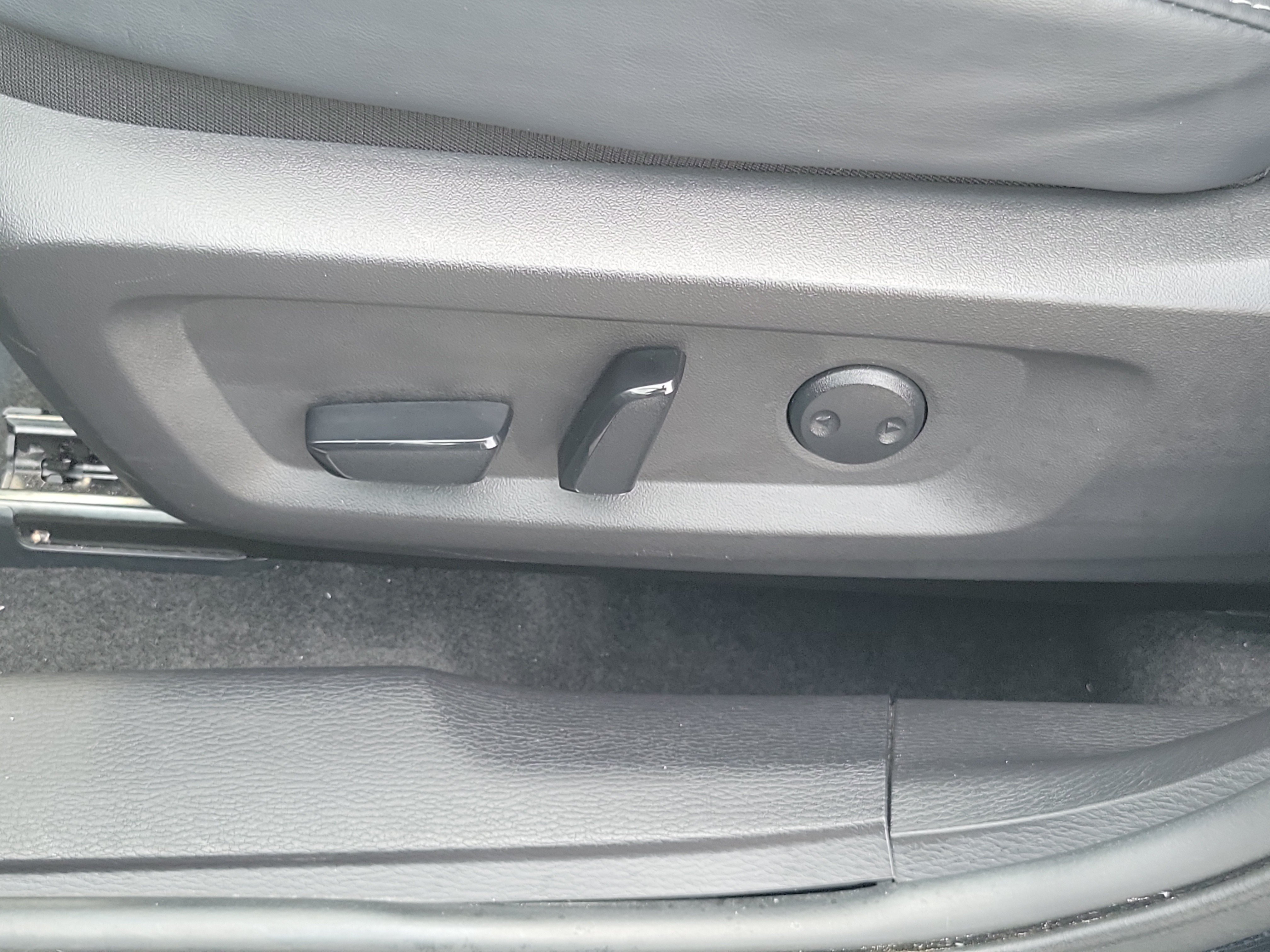 Used 2025 Mitsubishi Outlander SE AWD/4WD image 19