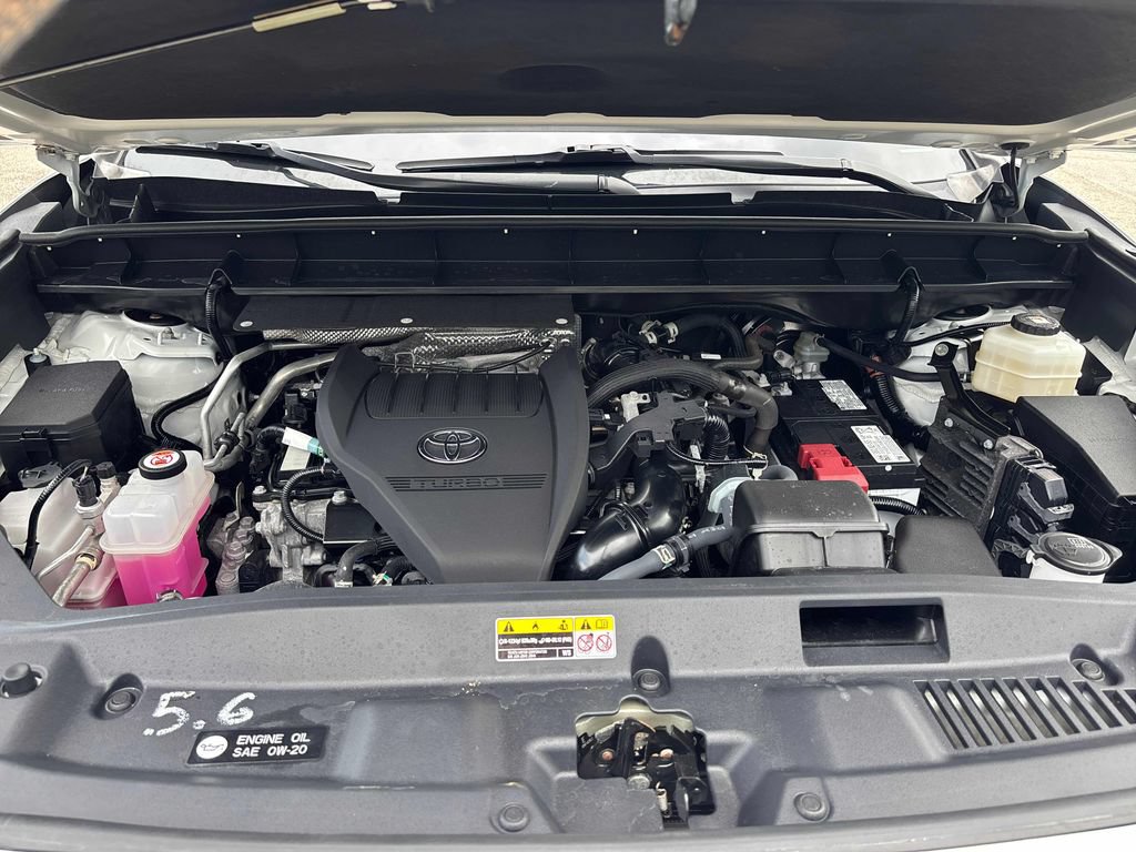 Used 2023 Toyota Highlander LE AWD/4WD image 35