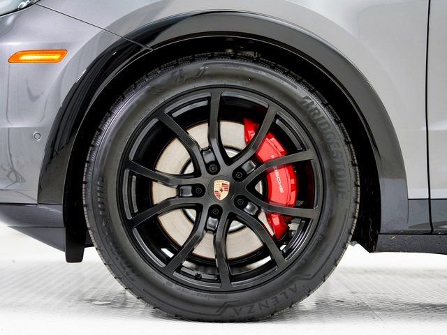 New 2026 Porsche Cayenne GTS image 31