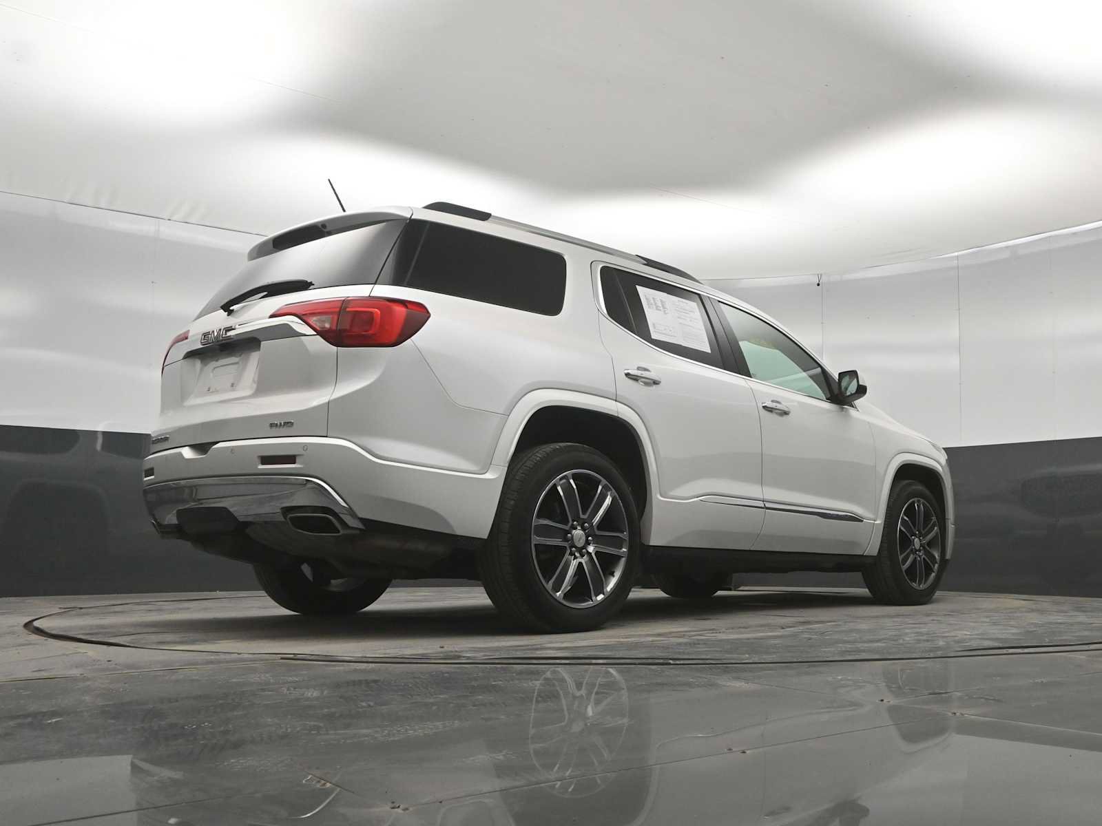 Used 2019 GMC Acadia Denali w/ Technology Package AWD/4WD image 31