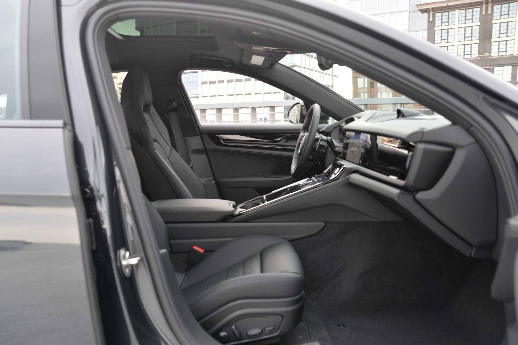 New 2026 Porsche Panamera 4 image 15