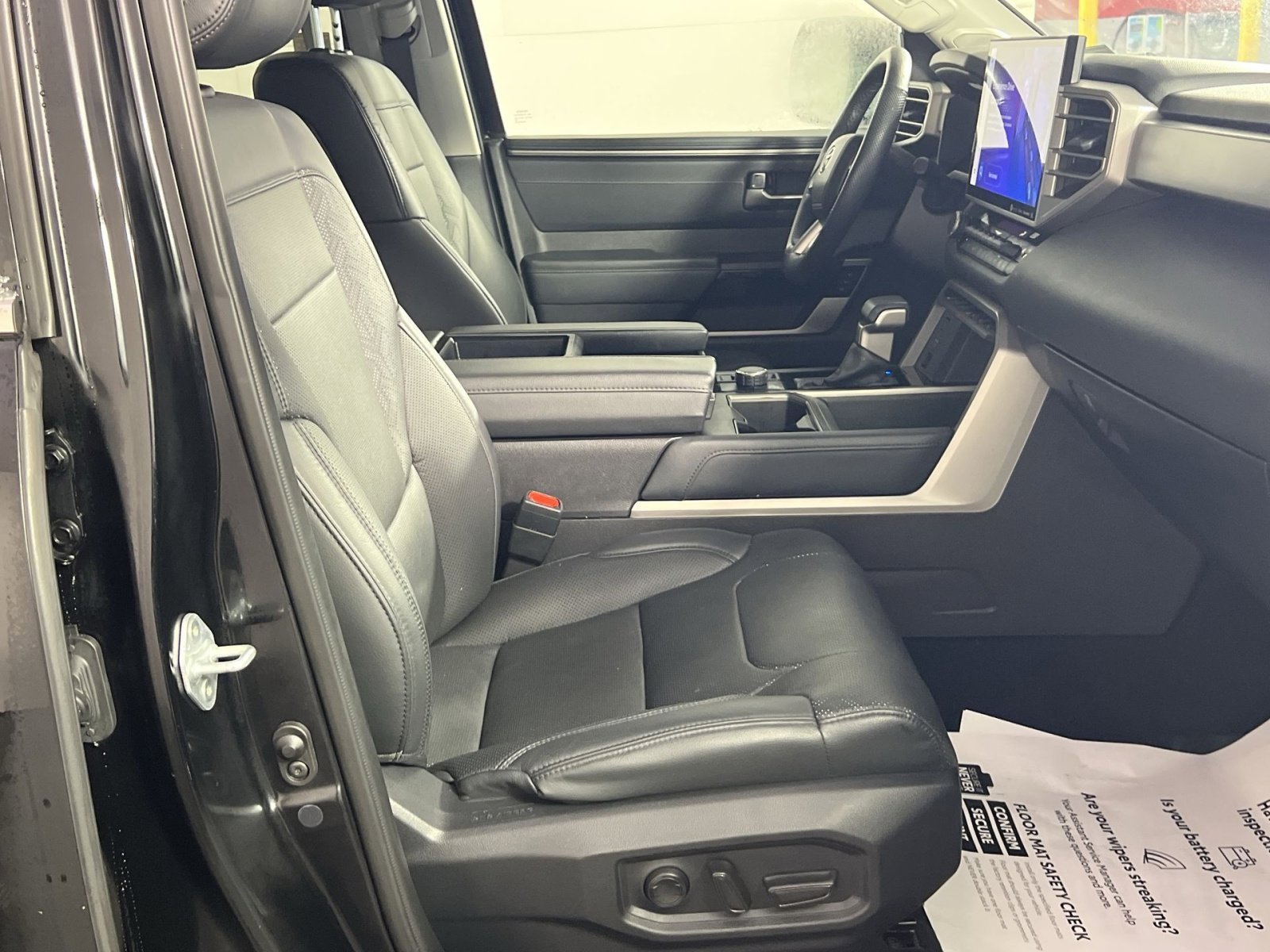 Used 2024 Toyota Tundra Limited image 27