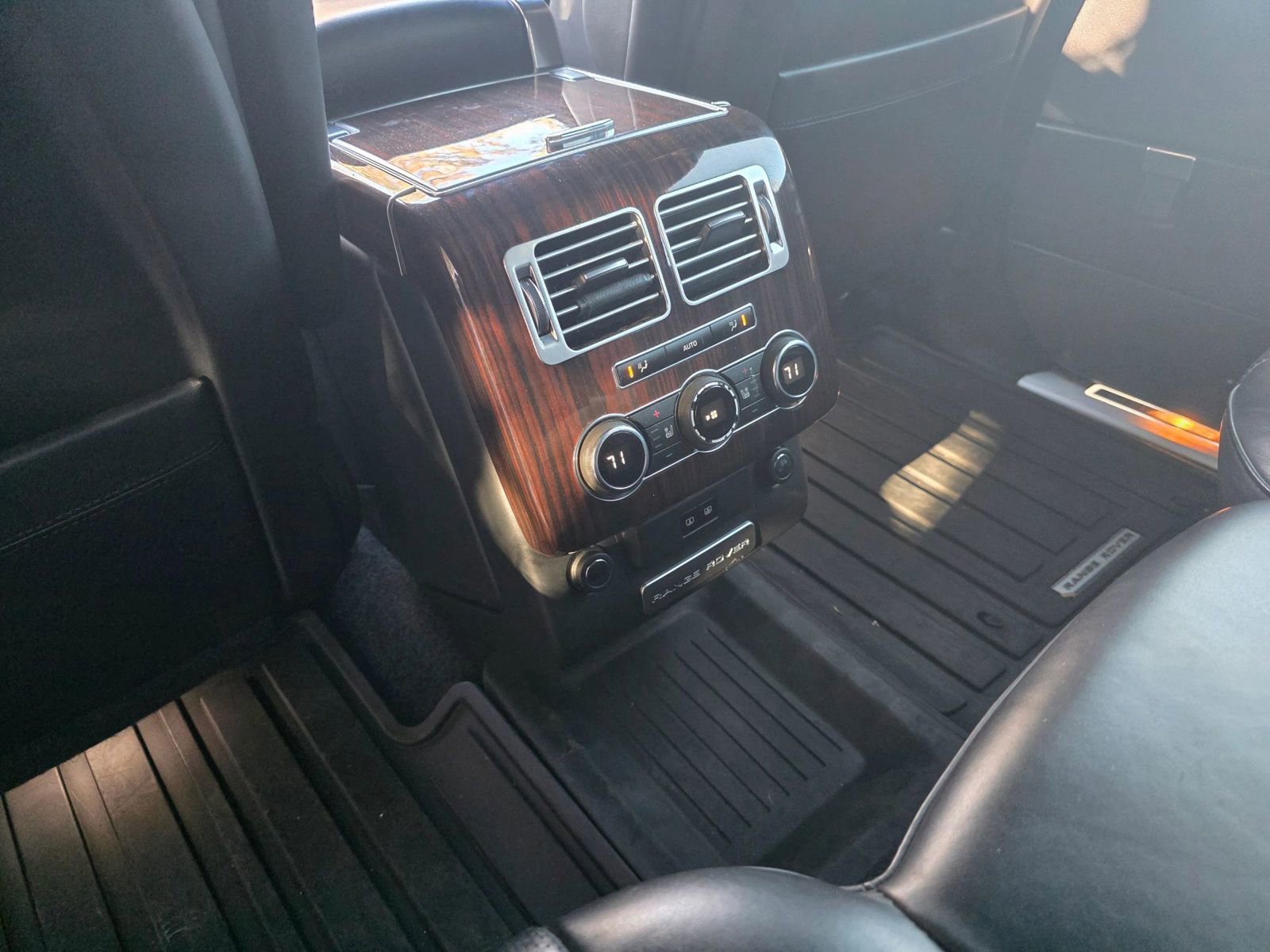 Used 2015 Land Rover Range Rover Long Wheelbase Supercharged image 33