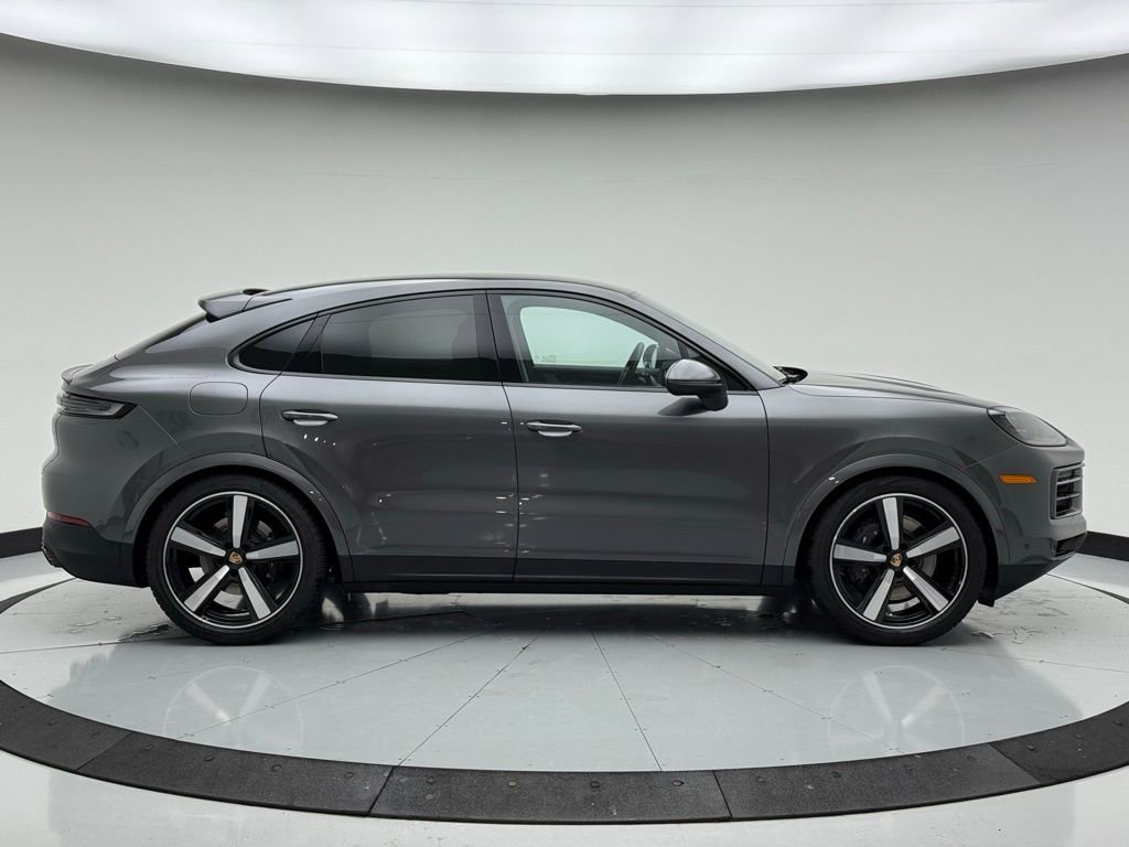 Certified 2025 Porsche Cayenne Coupe image 10