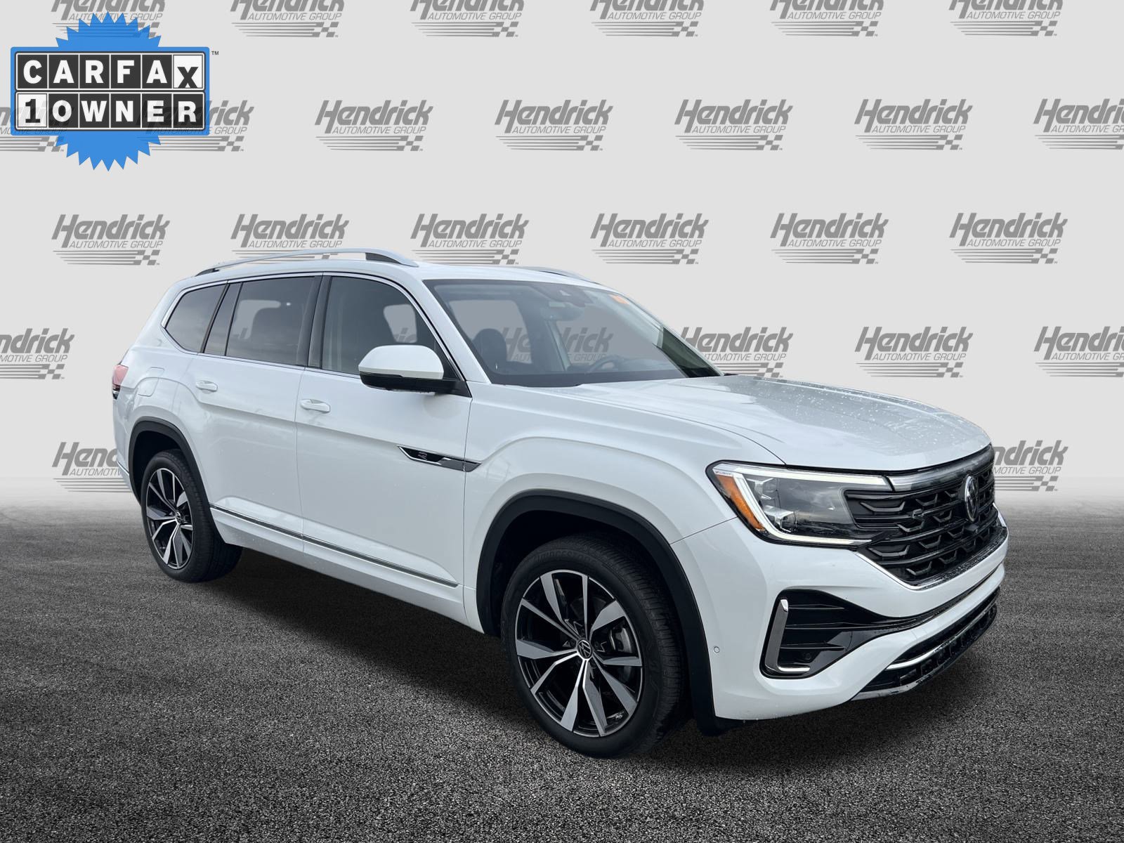 Used 2024 Volkswagen Atlas SEL Premium R-Line image 2