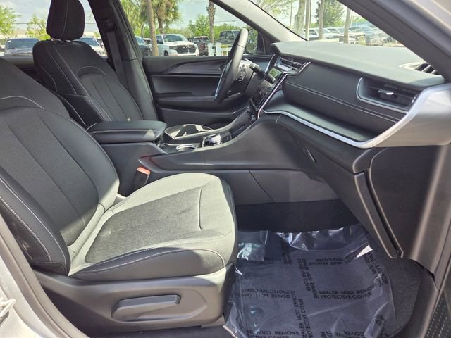 Certified 2025 Jeep Grand Cherokee L Laredo w/ Luxury Tech Group I image 14